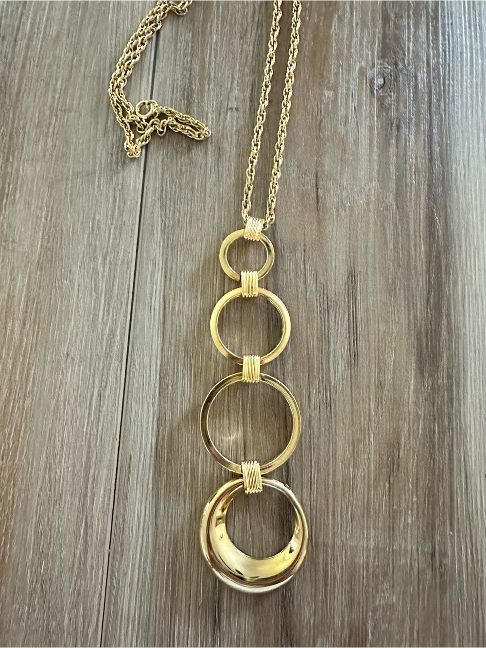 Statement Interlocking Ring Pendant Necklace